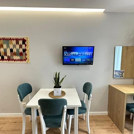 Savi Accomodations - Suite Lungomare Vlorë Esterno foto