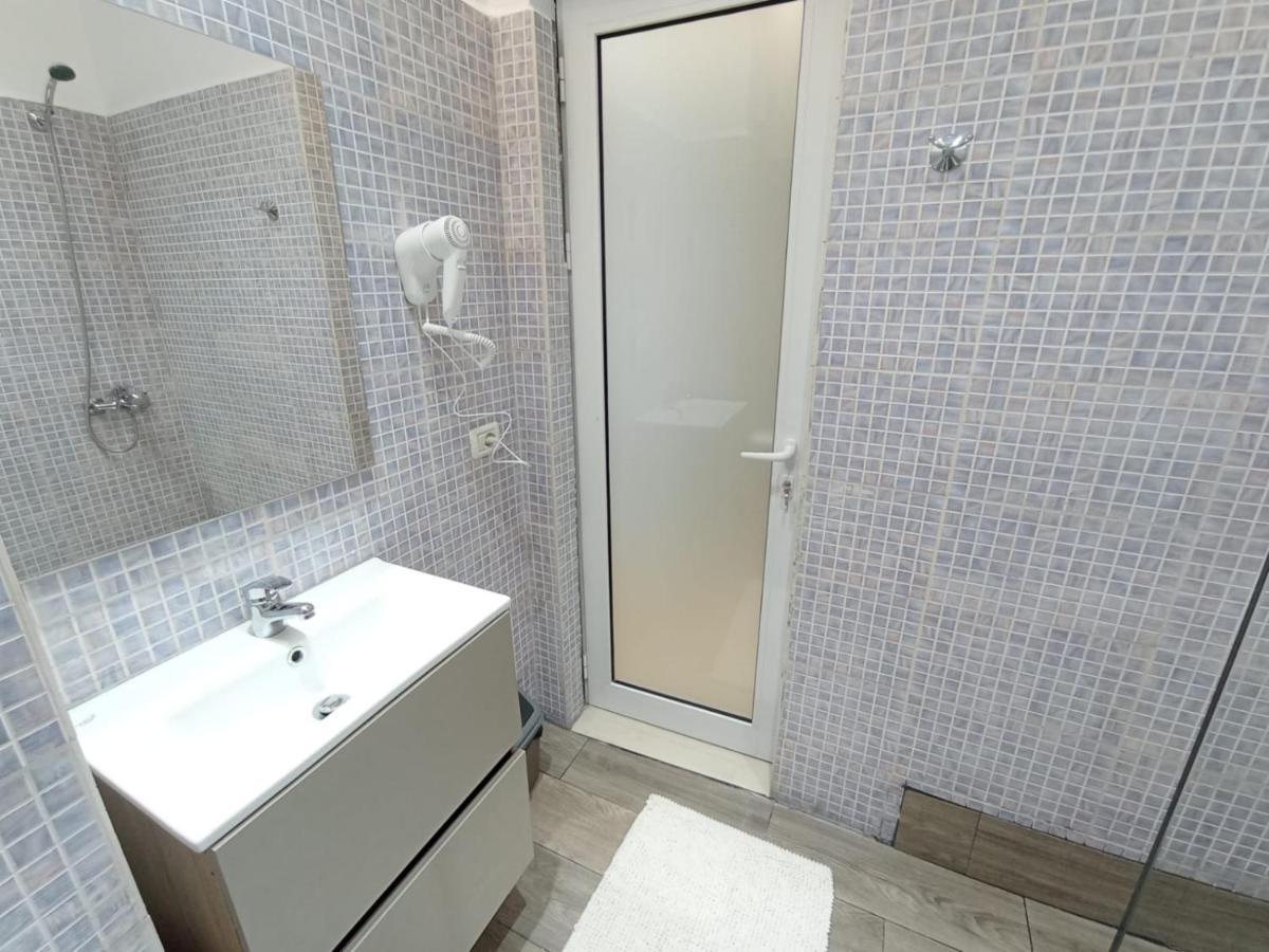 Savi Accomodations - Suite Lungomare Vlorë Esterno foto