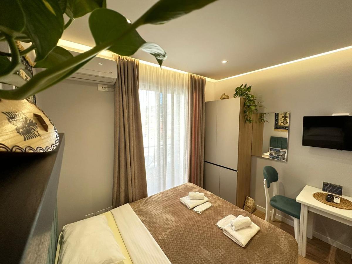 Savi Accomodations - Suite Lungomare Vlorë Esterno foto