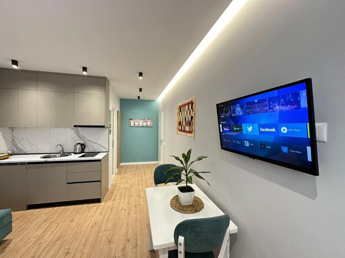 Savi Accomodations - Suite Lungomare Vlorë Esterno foto