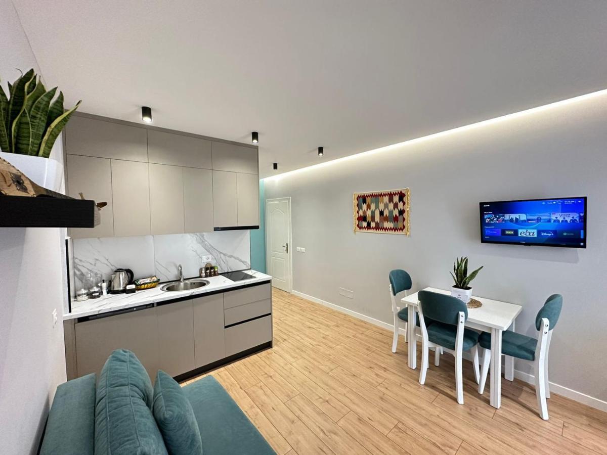 Savi Accomodations - Suite Lungomare Vlorë Esterno foto